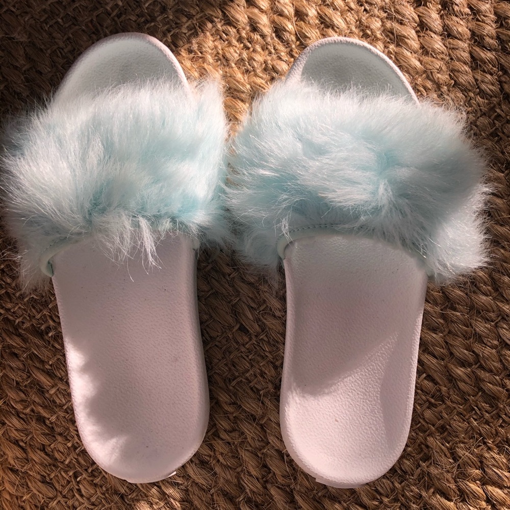 Ugg baby blue fur house slippers